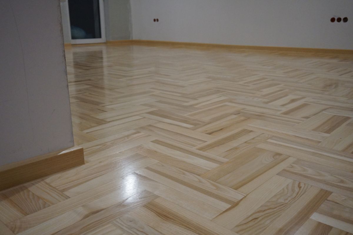Cokoly Jesionowe I Dokladanie Parkietu 02