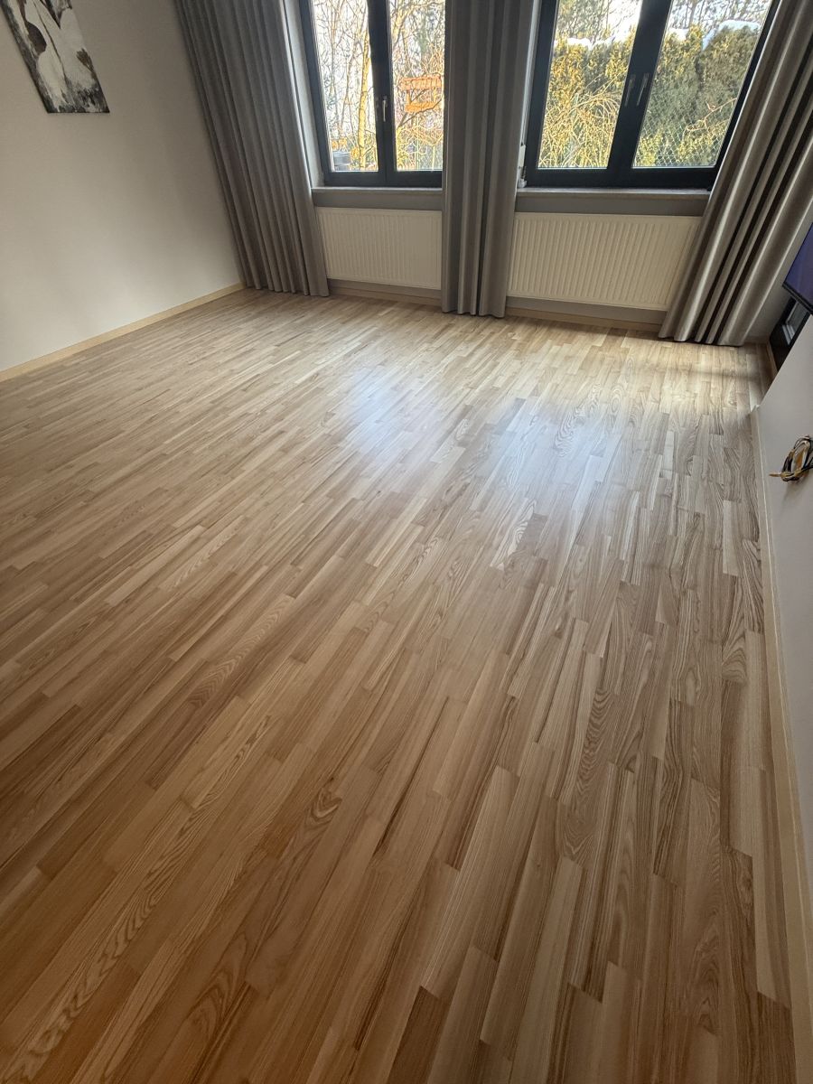 Jesion - renowacja schodów i parkietu