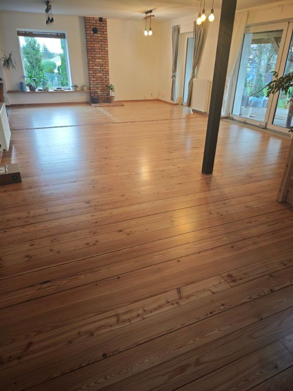 Deski Modrzew Lite Cyklinowanie Lakierowanie 07