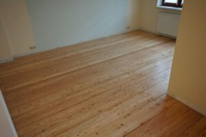 Renowacja Desek Modrzewiowych i Parkietu Dębowego