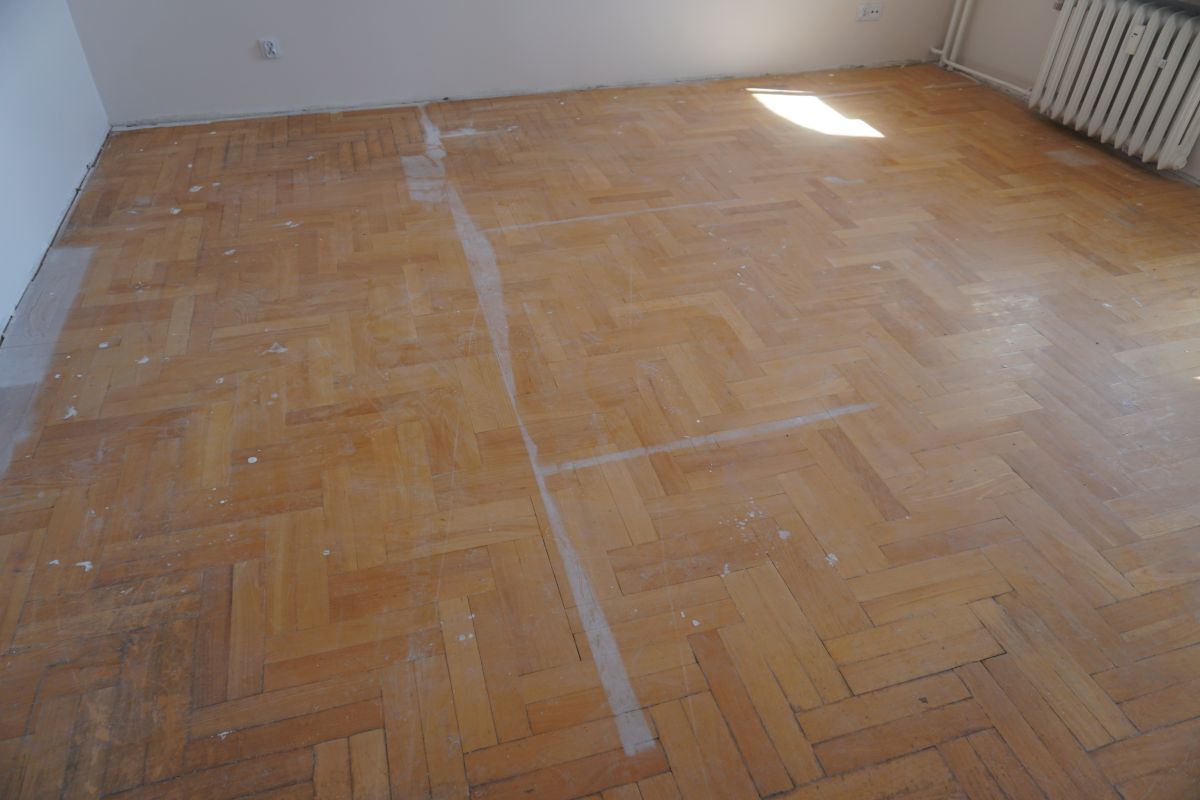 Parkiet Bukowy Przed Renowacja 01 1