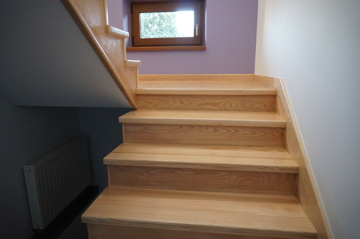 Renowacja Schodow Jesionowych Wraz Ze Spoczynkiem 04