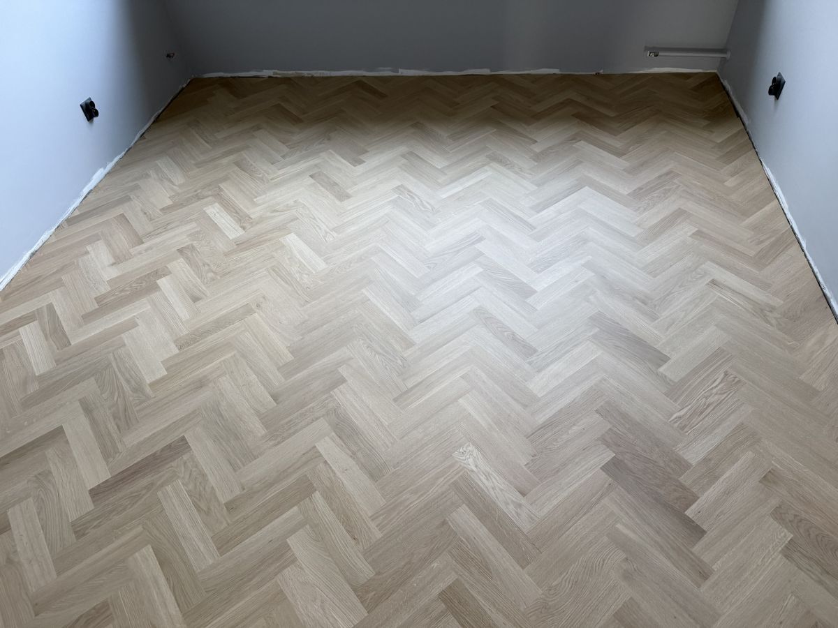 Tradycyjny Parkiet Debowy Efekt Surowego Drewna 02