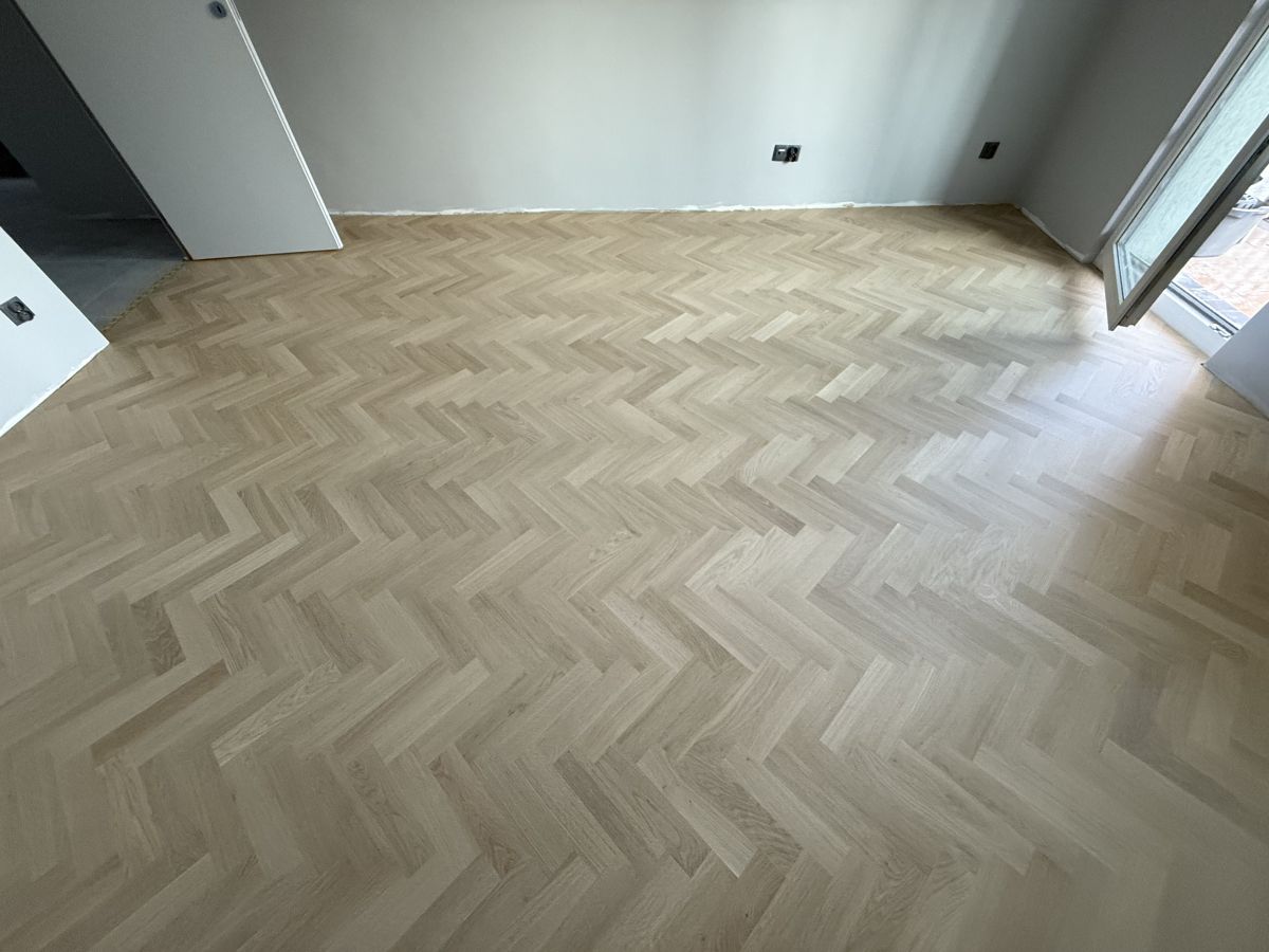 Tradycyjny Parkiet Debowy Efekt Surowego Drewna 08