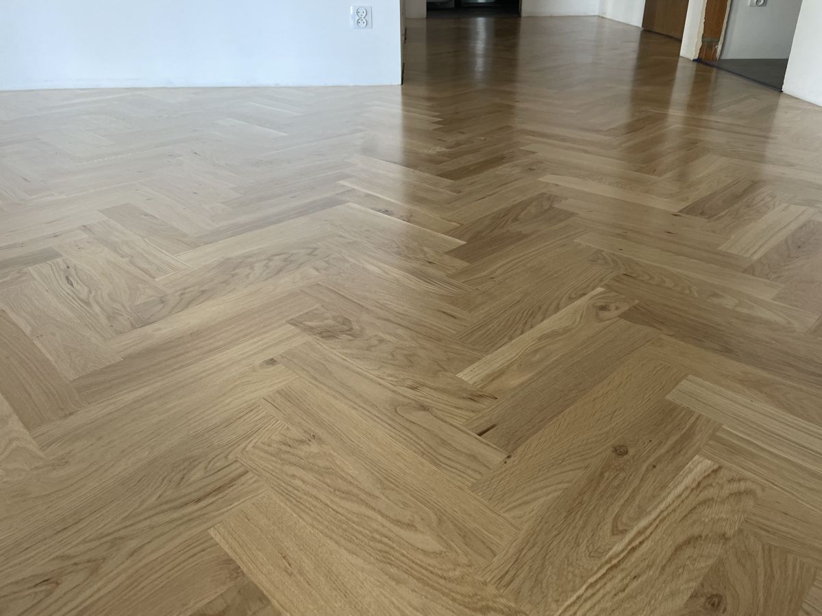 Klasyczna Debowa Jodelka 010