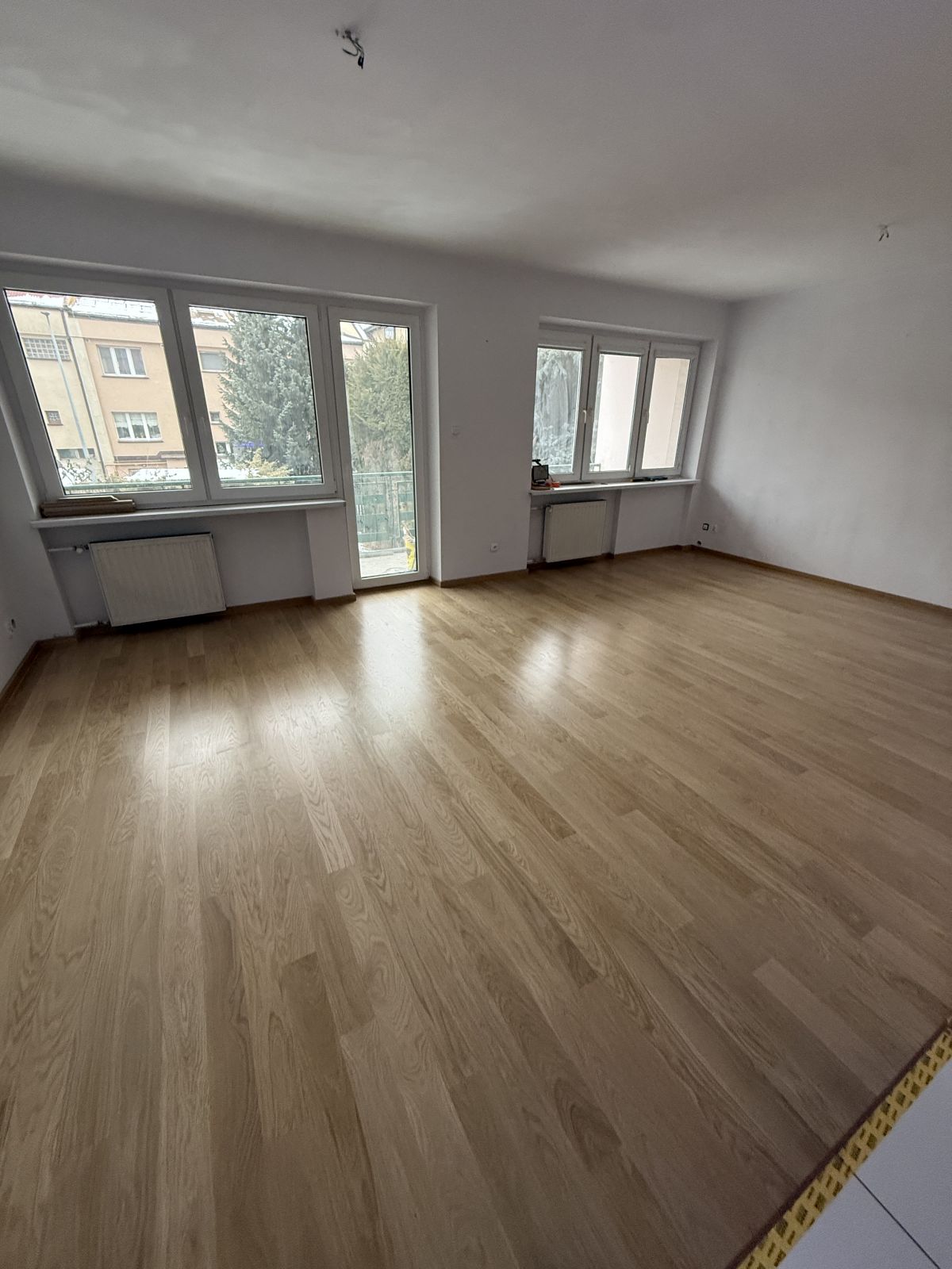 Podloga Debowa Z Litego Drewna 03