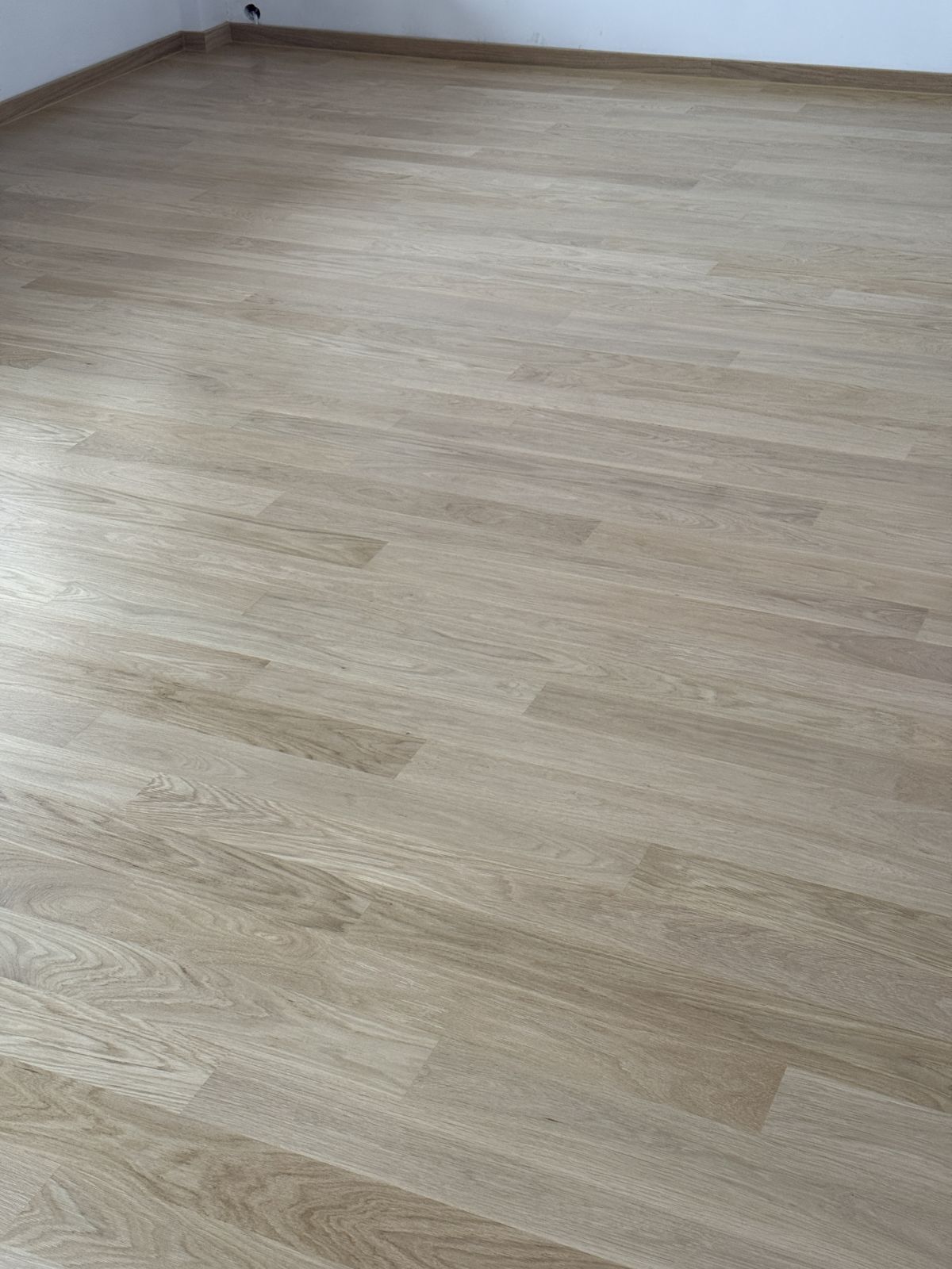 Podloga Debowa Z Litego Drewna 09