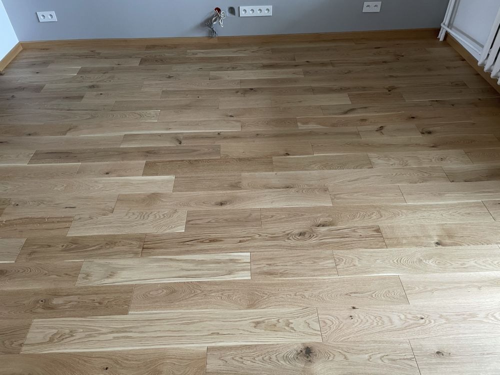 Imgi 12 Ukladanie Deski Debowej Lakierowanej 02