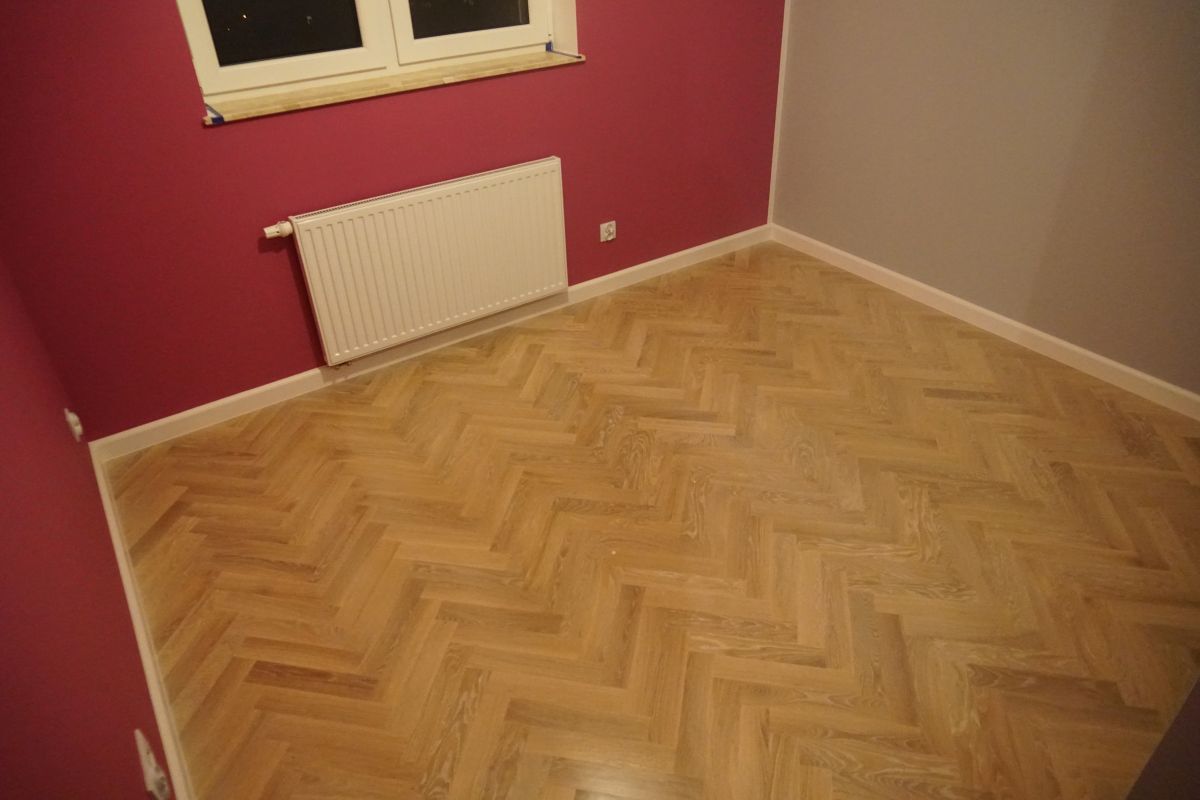 Wybielenie Parkietu Debowego Ulozonego W Jodelke 07